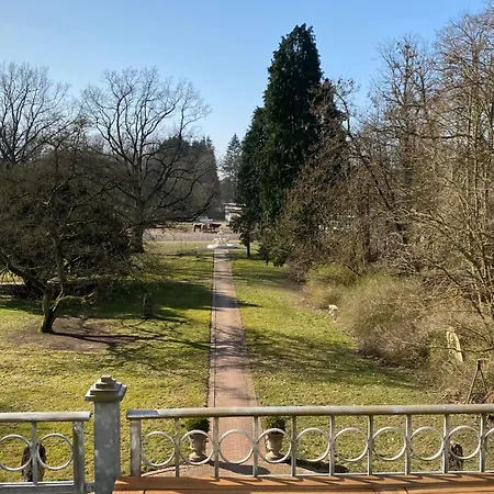 Schloss * Badow