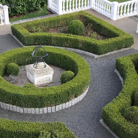 Schloss * Badow
